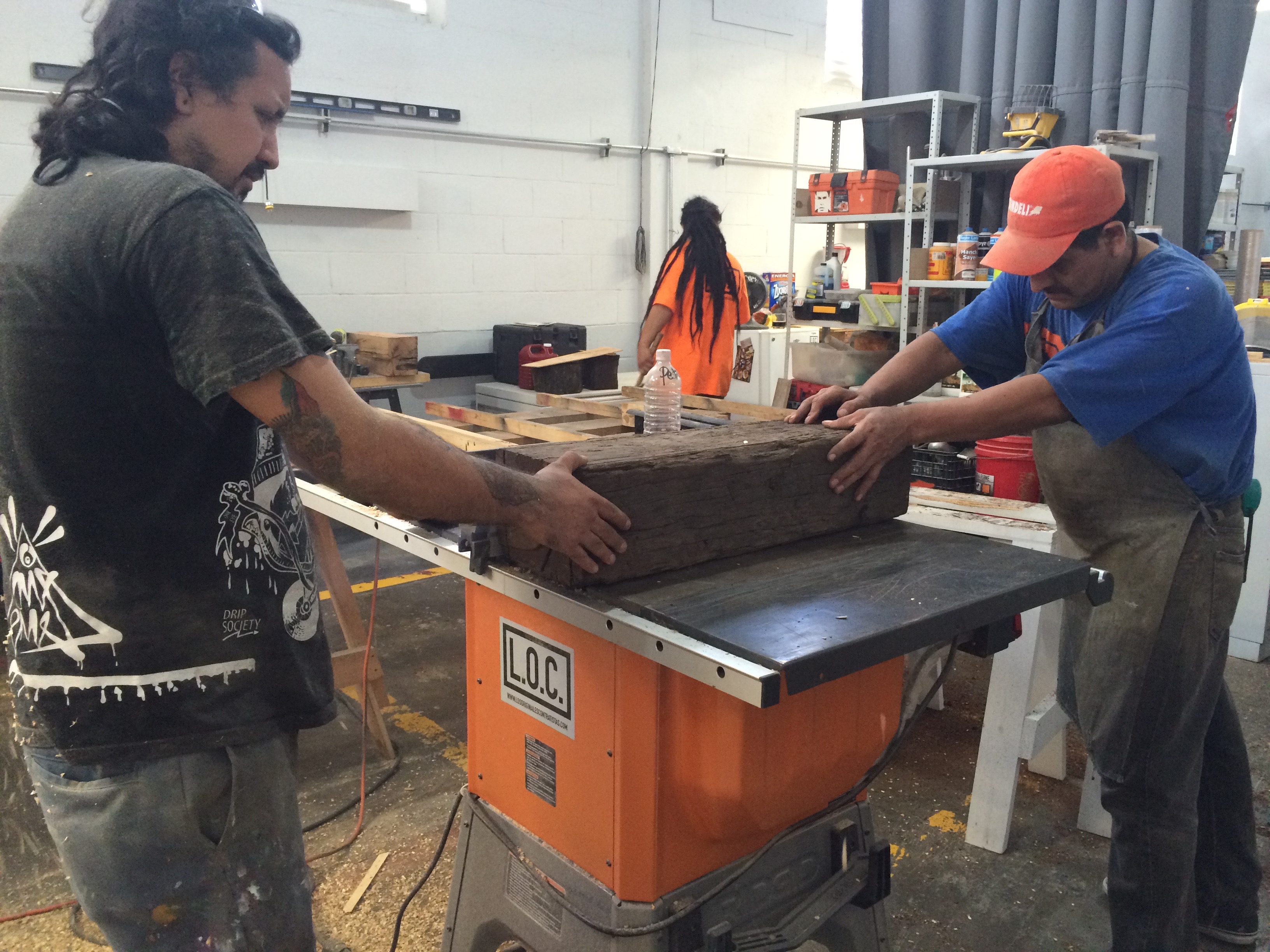 taller, loc, los originales contratistas, monterrey, interiores, diseño, design, interior, architecture, arquitectura, mural, pintura, instalacion, carpinteria, arte, mexico,